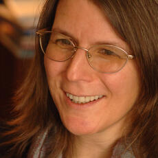 Lisa Rowe Fraustino